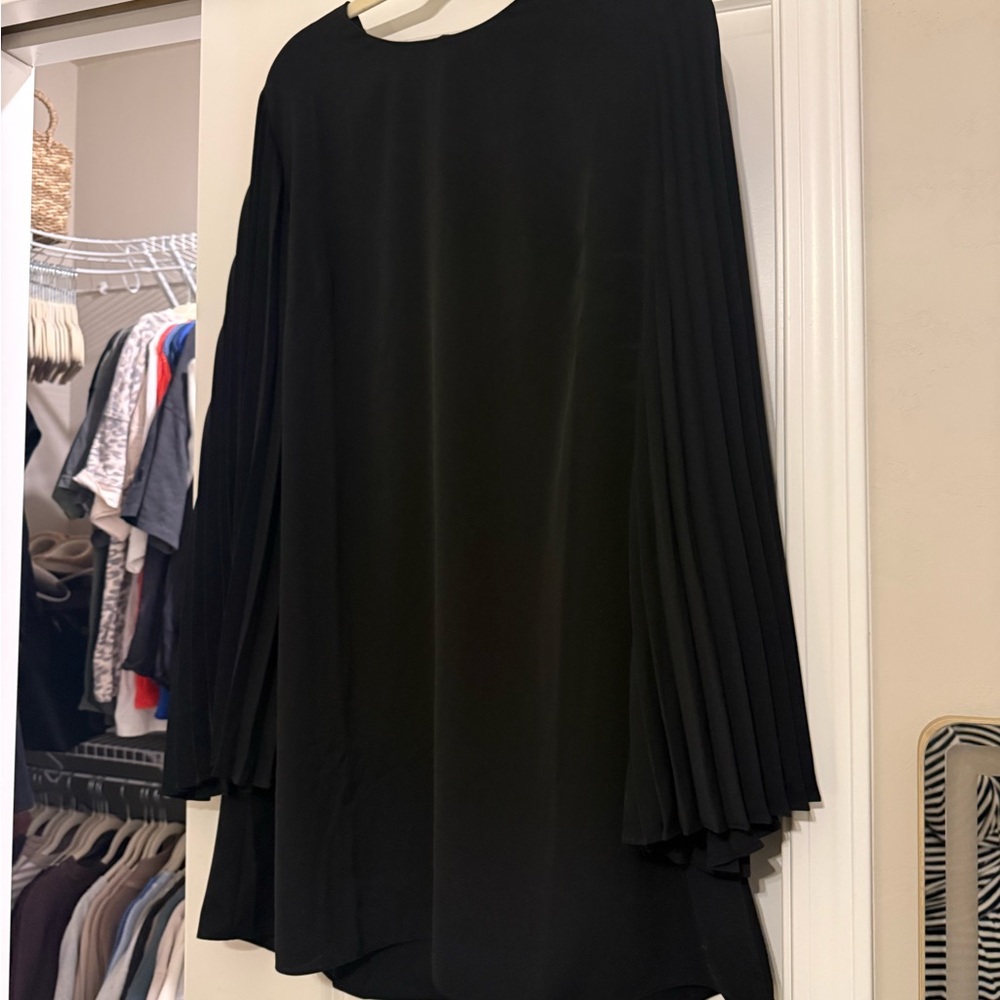 H&M Black Zippered Top